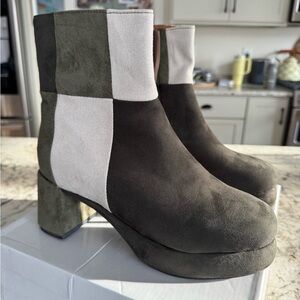 Elegant Two-Tone Block Heel Boots